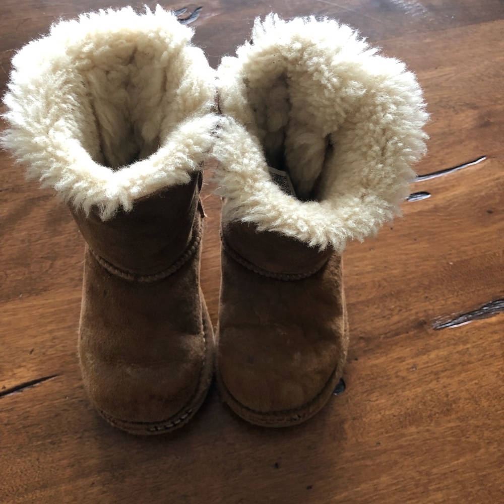 Girls uggs Bailey Bow